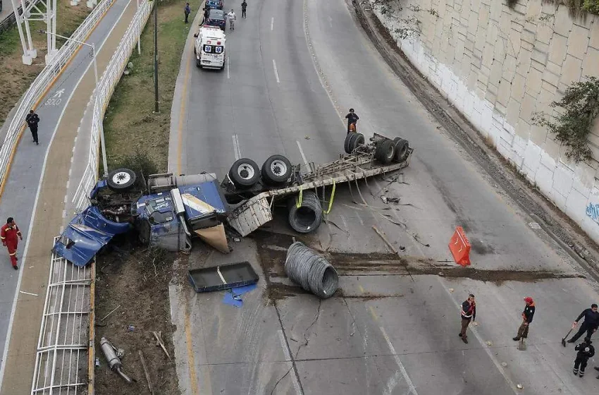 Suman cuatro muertos por accidentes sobre Periférico Ecológico en 2025