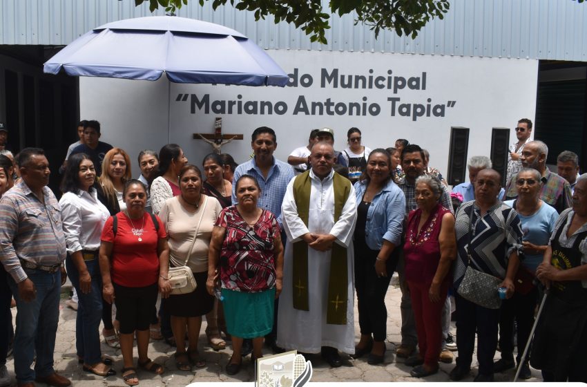 Gobierno de Chiautla realizó entrega de nuevos locales en el mercado