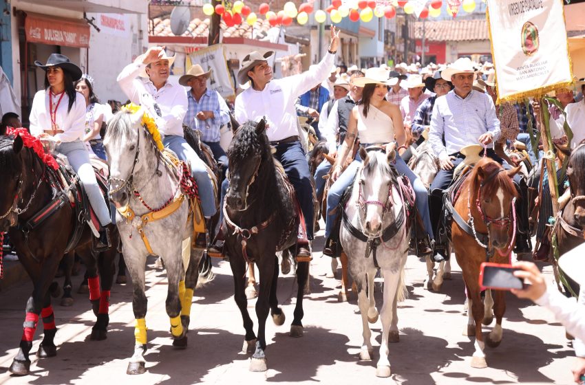 Chignahuapan vive tradiciones con seguridad, gobernador Armenta encabeza cabalgata con mil jinetes
