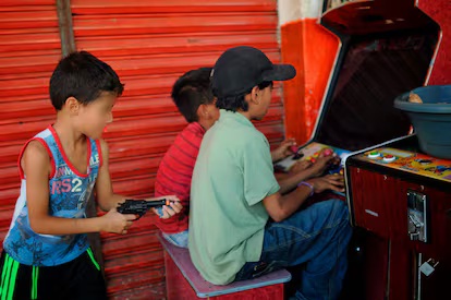 Adolescente se entrega a la policía confesando asesinatos pero todo era por un videojuego