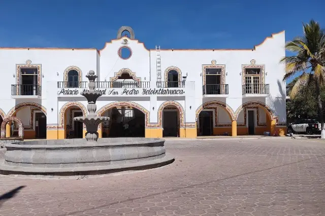 Regidores de San Pedro Yeloixtlahuaca se la arman al alcalde Albino Solís
