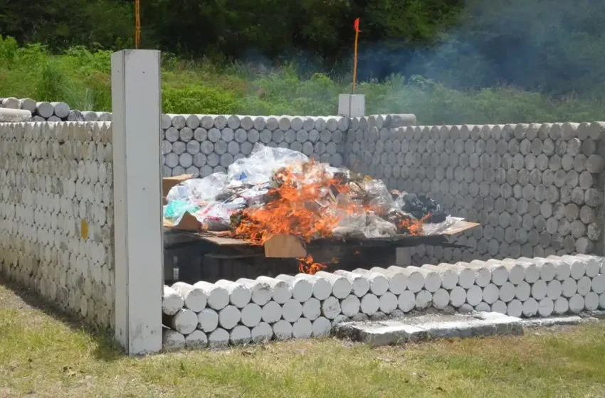 FGR incinera drogas y objetos de delito en Puebla