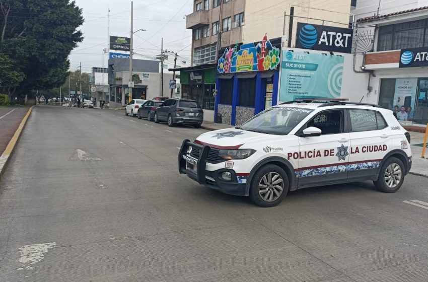 Cierran paso en dirección de la Fiscalía de Puebla por manifestación