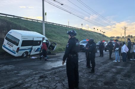 Tres sujetos asaltan combi de la ruta Flecha Azul en Tlaxcala