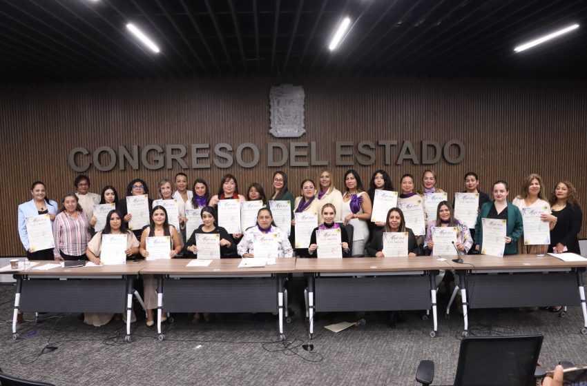 Congreso del Estado fue sede del 3er aniversario del colectivo Por las Mujeres de Puebla