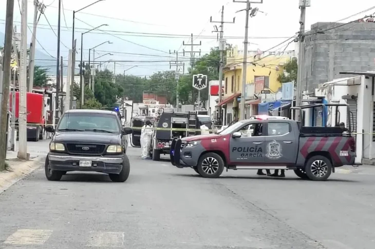 Hombre asesina a su esposa en el patio de una iglesia en Nuevo León