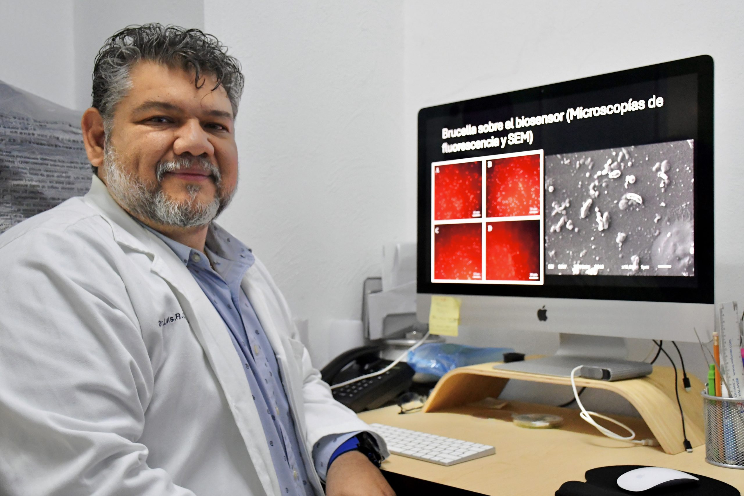 Izúcarense desarrolla    biosensores para    detectar bacterias