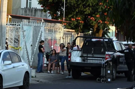 Mujer encuentra muertos a su hijo y a una joven desconocida