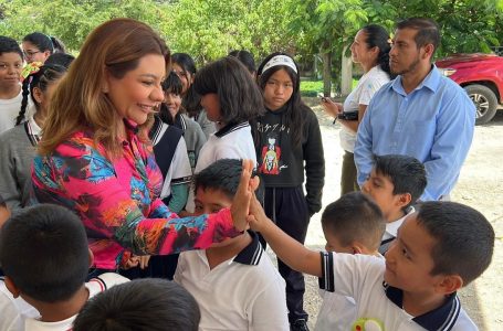 Se fortalece Acatlán con calles más dignas