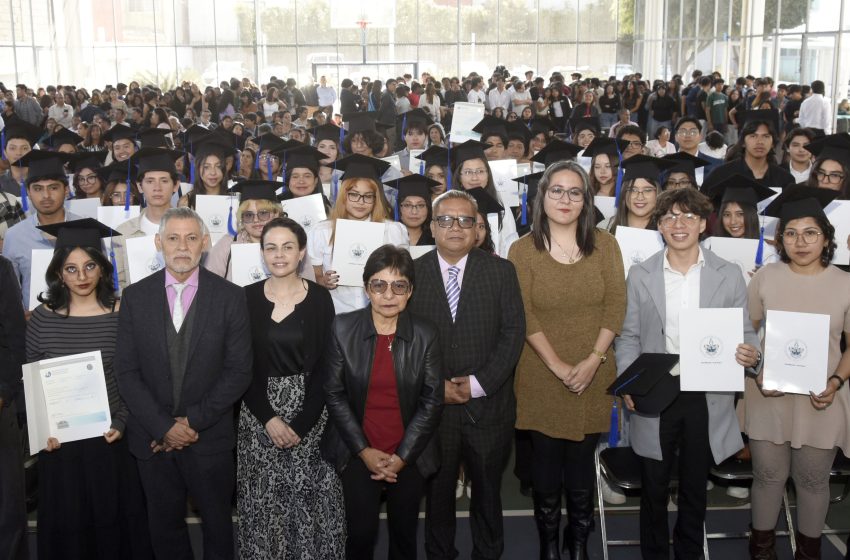 Rectora Lilia Cedillo destaca esfuerzo y perseverancia en los egresados del Bachillerato 5 de Mayo de la BUAP