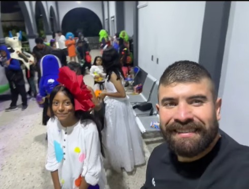 Miguel Maceda continúa las tradiciones en Piaxtla
