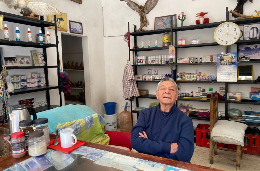Don José Ruiz Armenta, médico veterinario izucarense que ha dedicado su vida al bienestar animal