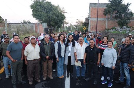 Ariadna Ayala entrega obra con sentido social en La Magdalena Axocopan