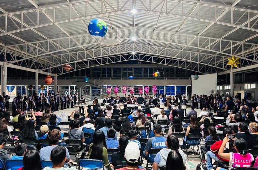 El Gobierno Municipal de Acatlán impulsa la educación científica participando en “Noche con las Estrellas”