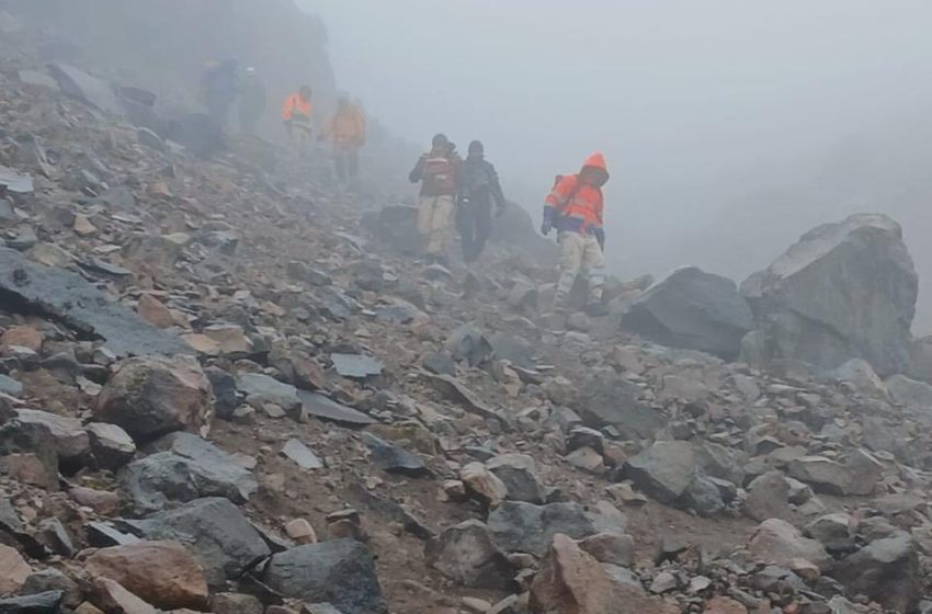 Rescatan a once alpinistas desaparecidos en el Pico de Orizaba