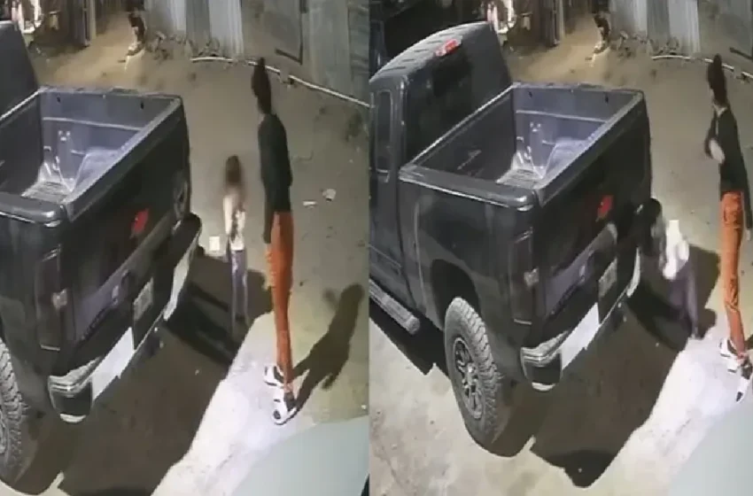 Captan a mujer golpeando a su hija en Nuevo León