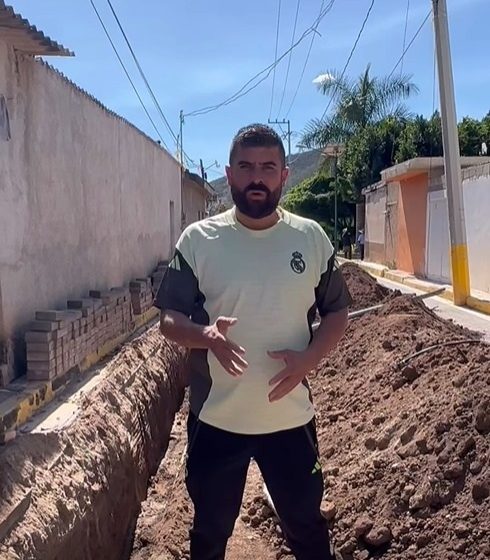 Mejora edil la red de  agua potable en Piaxtla