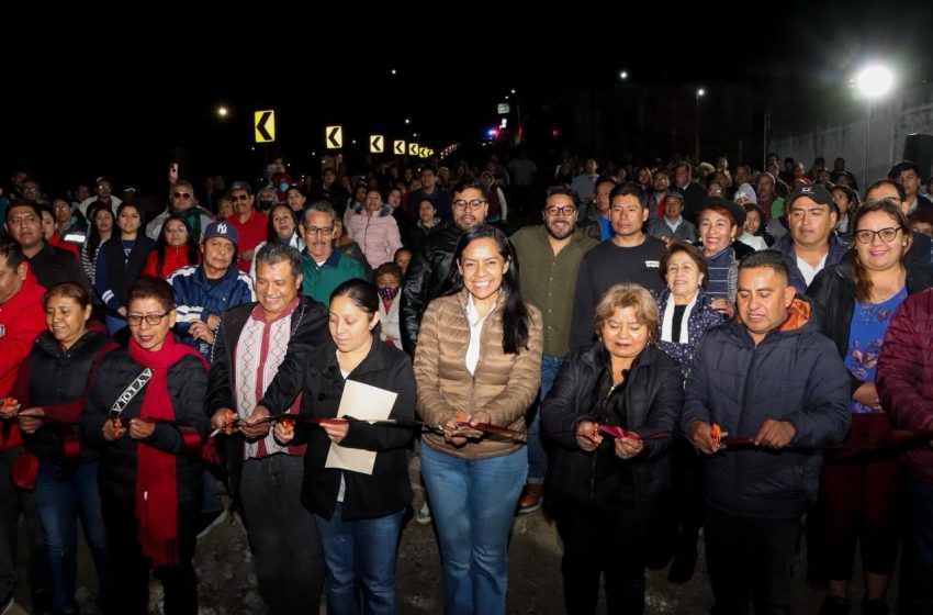 Ariadna Ayala impulsa vialidades más seguras con alumbrado solar en Atlixco