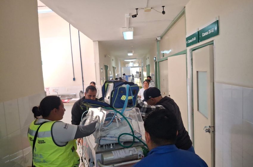 Trasladan vía aérea a bebé de Chiautla para atención urgente