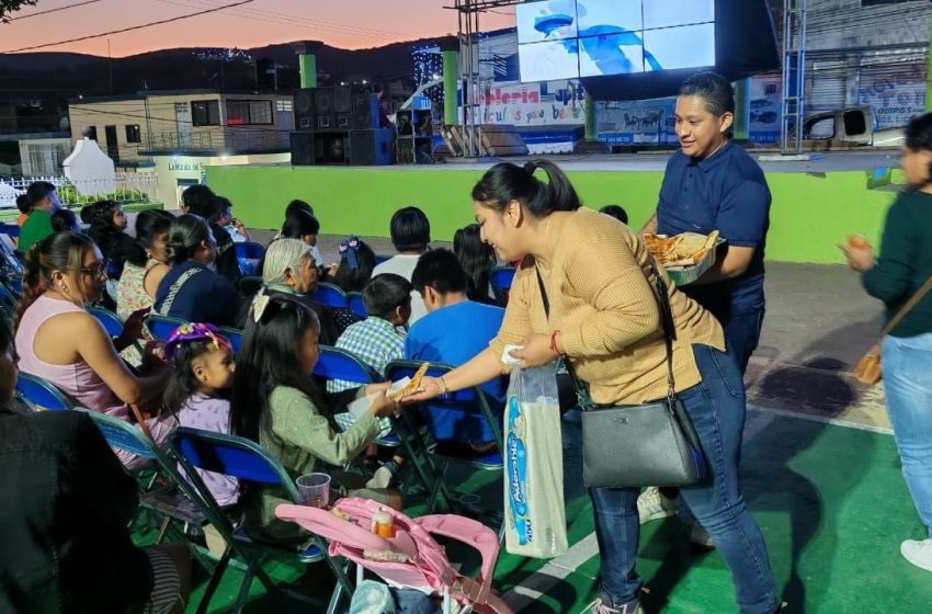 Maru Meza celebró el Día    de Reyes en Tulcingo
