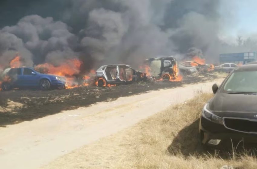 Se incendian 200 Vehículos tras incendio en corralón de la Fiscalía de Tlaxcala