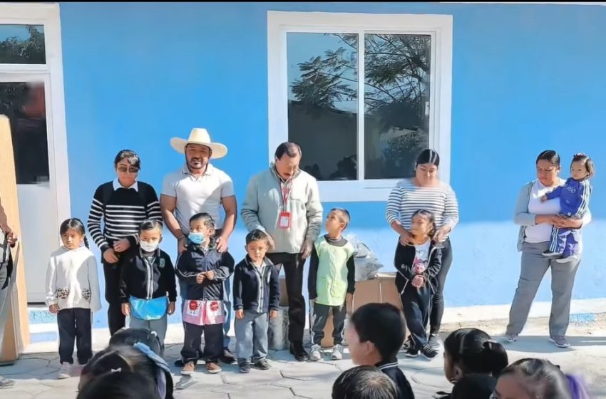 Brinda Salvador Mejía   espacios educativos     dignos en Tepexco
