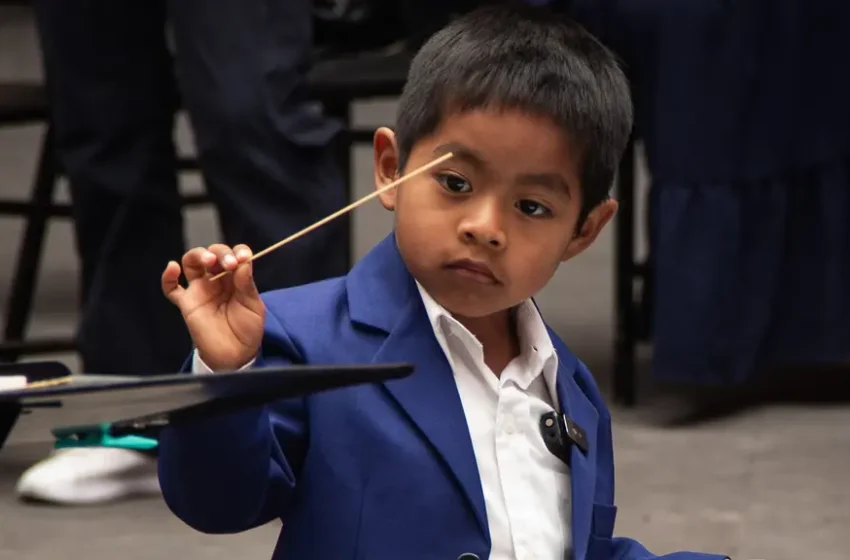 Niño tepexano ya dirige orquestas sinfónicas a sus cuatro años de edad