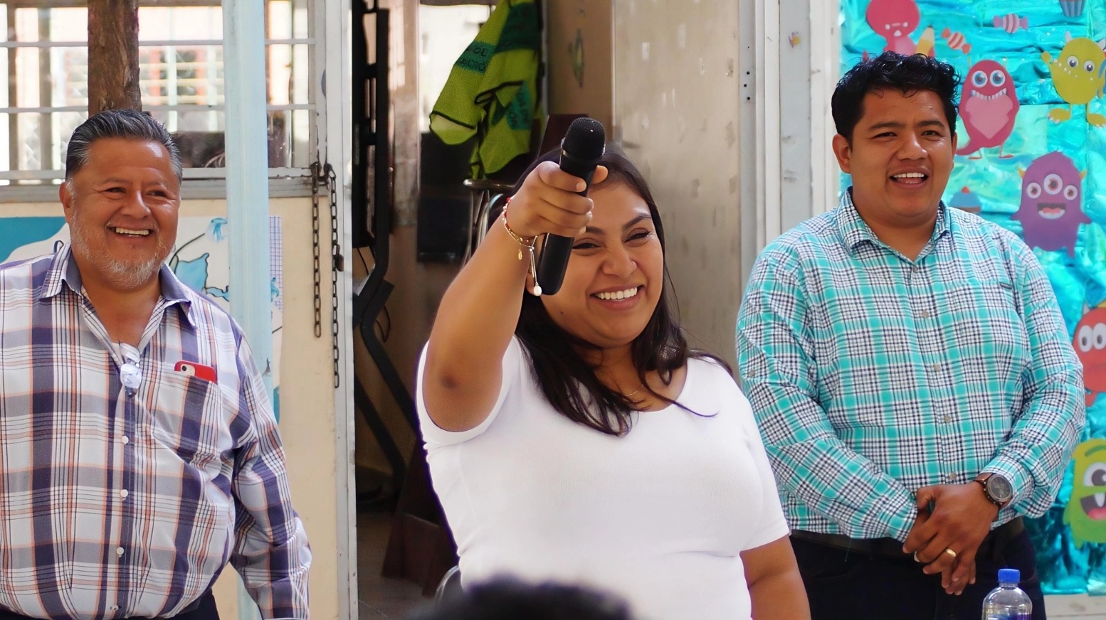 Fortalece Maru Meza  infraestructura escolar         para Tulcingo