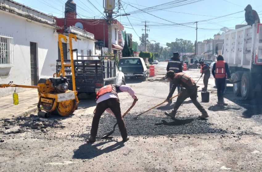 Fortalece Gobierno de Puebla bacheo en la capital poblana