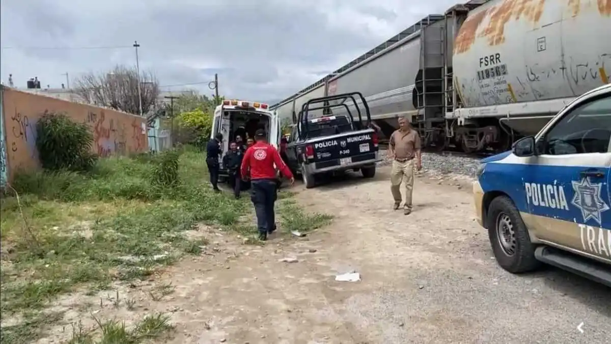Muere mujer tras ser arrollada por tren en Tehuacán