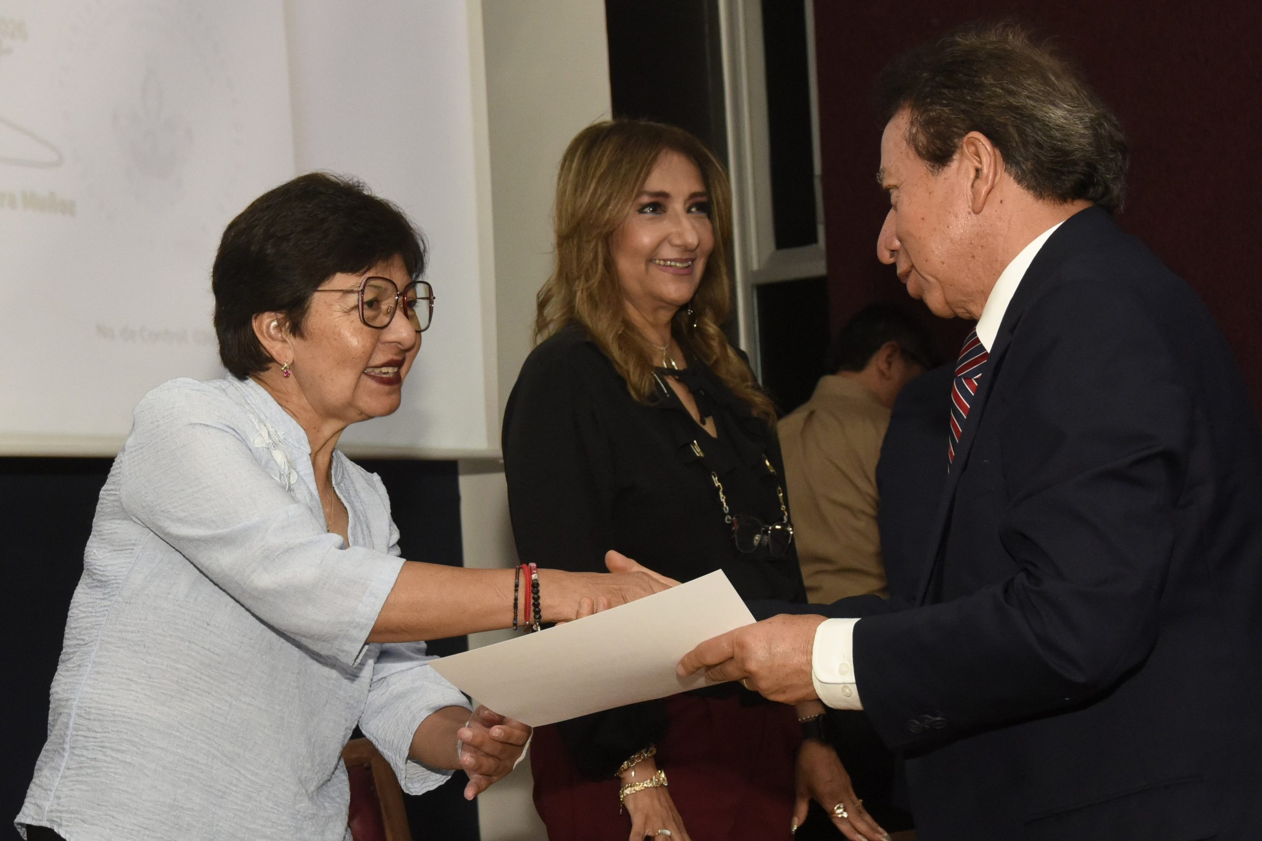 Reconoce Lilia Cedillo  labor de docentes e   investigadores BUAP