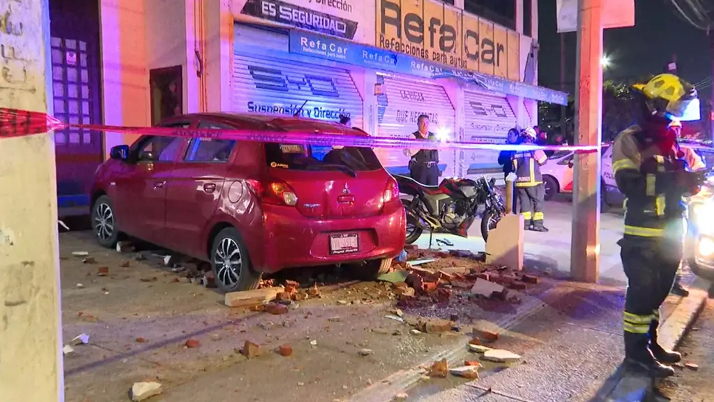 Muere Motociclista tras impactarse contra Casa y Auto en Puebla