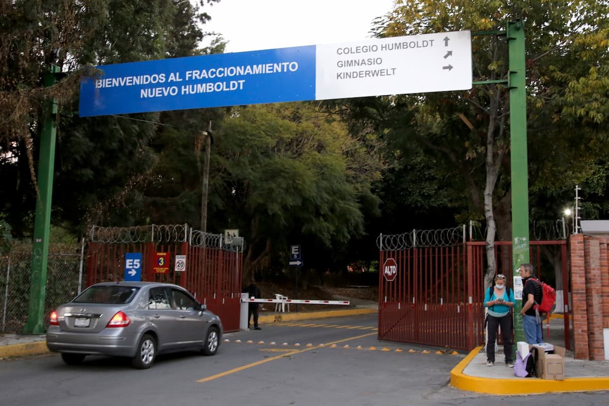 Familia denuncia omisiones tras caída de alumna a cisterna en colegio de Puebla