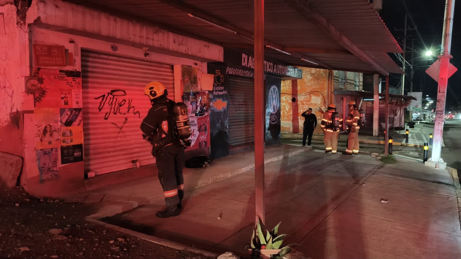 Sofocan incendio en negocio de la colonia San Miguel en Puebla
