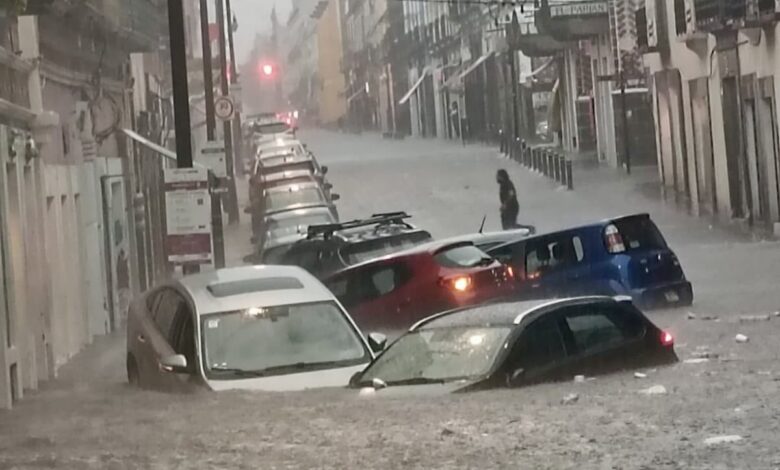 Tromba provoca inundaciones, caos vial y una muerte en la ciudad de Puebla