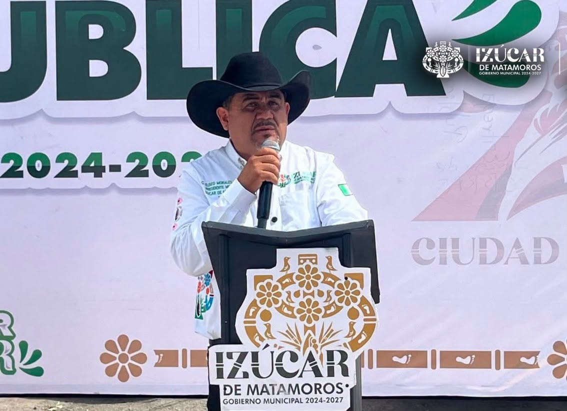 Entrega Eliseo Morales obras    que transforman a Izúcar