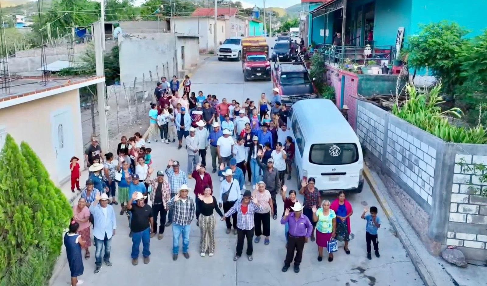Gestiona Lupita Bárcernas   obra histórica en Acatlán