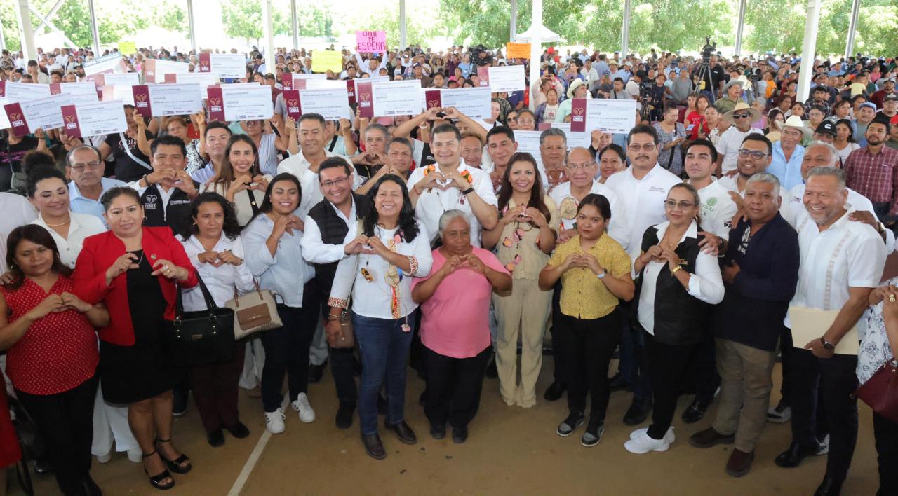 Repunta campo en la mixteca con tecnología e insumos para generar riqueza comunitaria