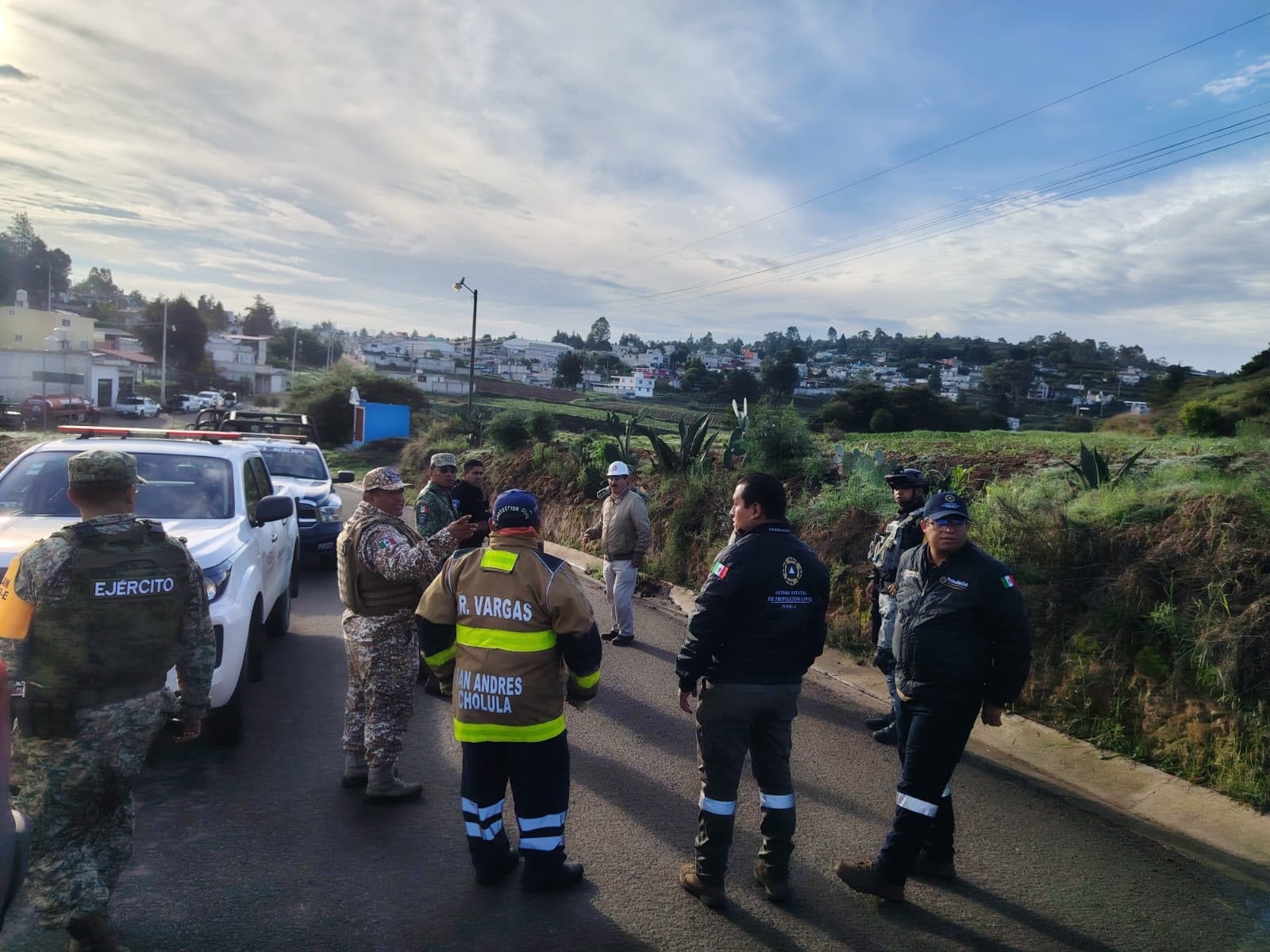 Desalojan a familias de sus casas por fuga de gas en Tlalancaleca