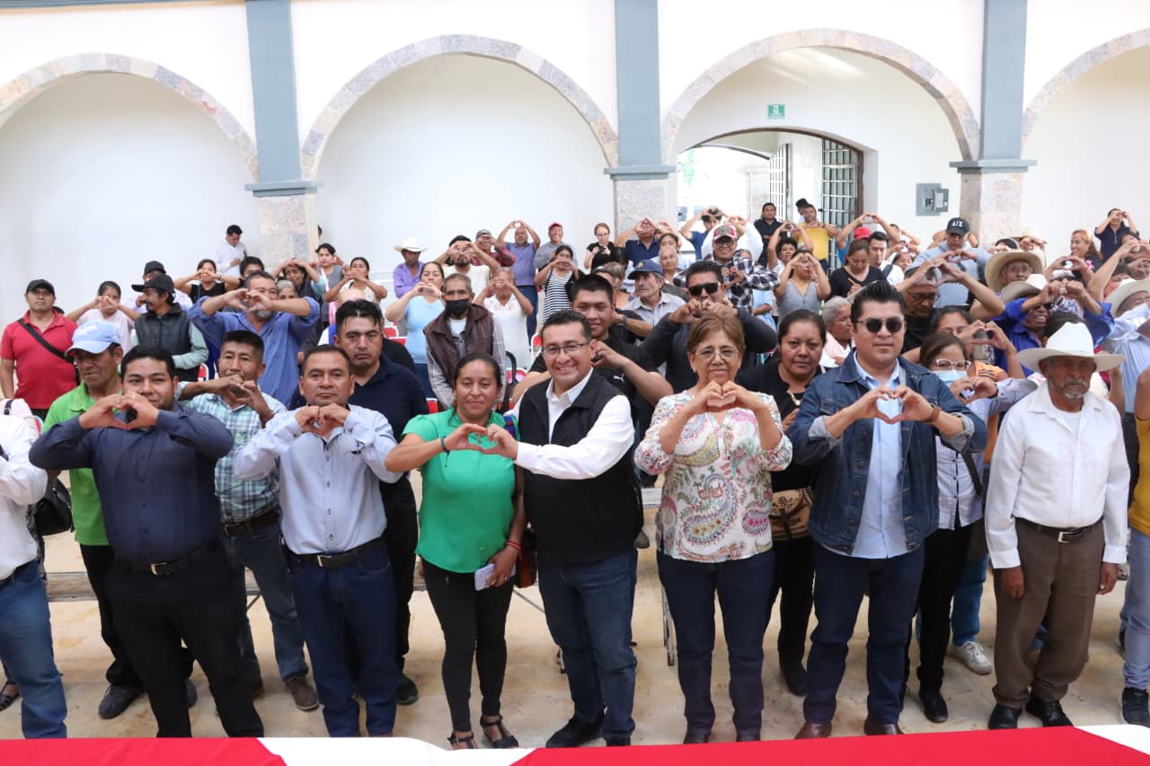 Impulsa diputado Pável Gaspar obras comunitarias y atiende necesidades de comerciantes de la Mixteca poblana