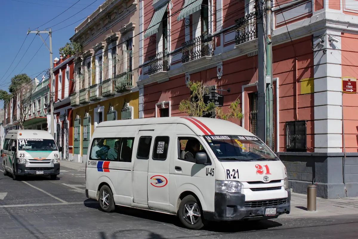 Asaltan Ruta 21 en El Refugio; 17 pasajeros fueron despojados