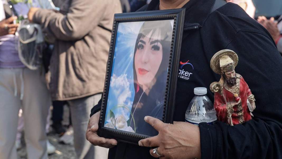 Emiten ficha roja de Interpol contra falsa cirujana y su asistente en Puebla