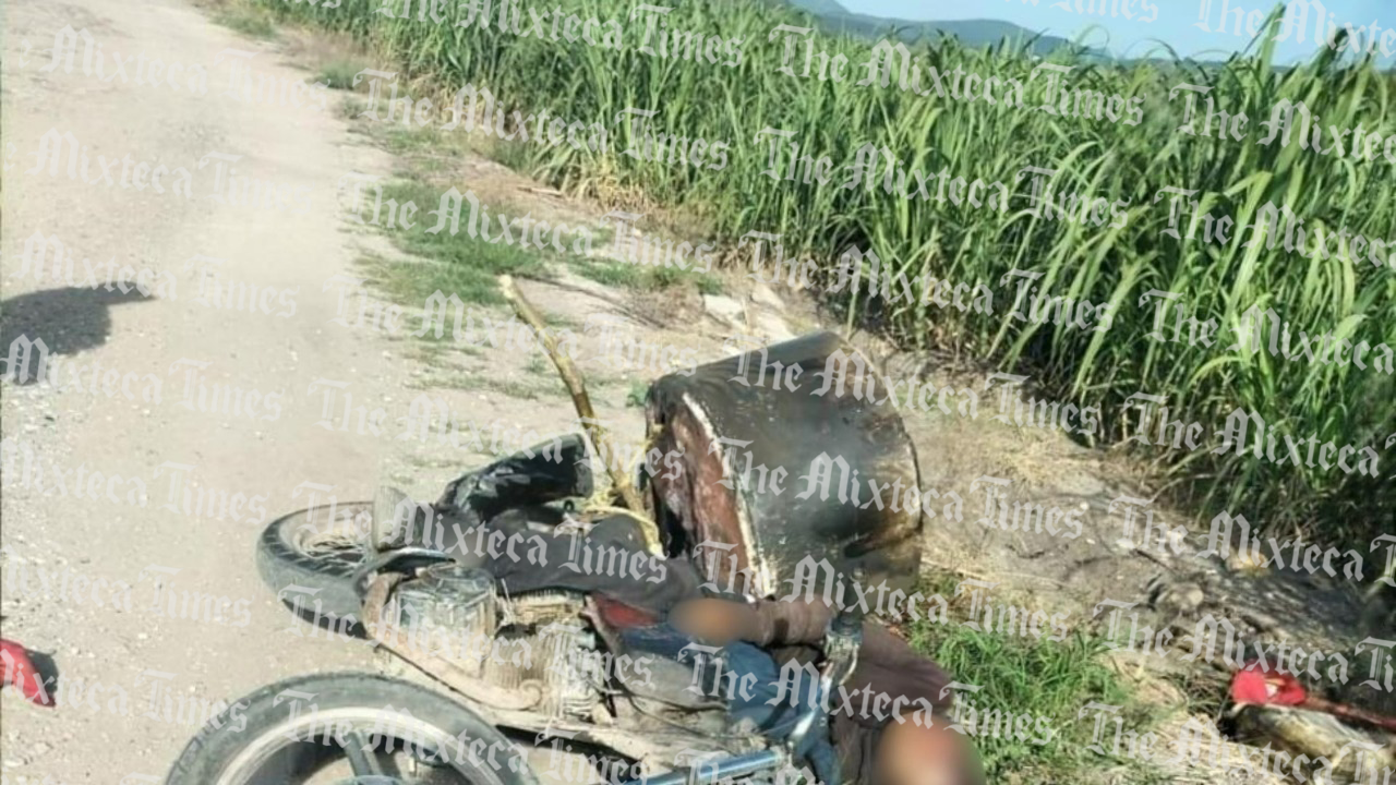 Ejecutan a balazos a presunto bacheador y abandonan su cuerpo junto a una motocicleta en Atencingo