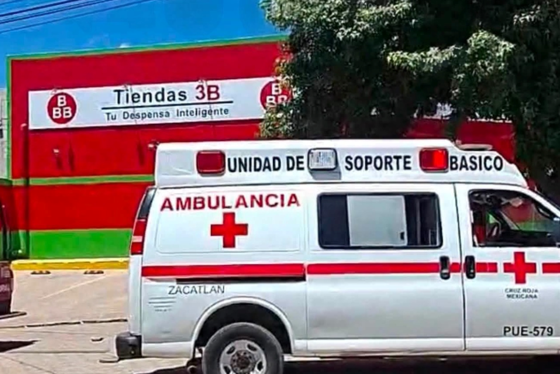 Asesinan a balazos a un hombre frente a Tienda 3B en Zacatlán