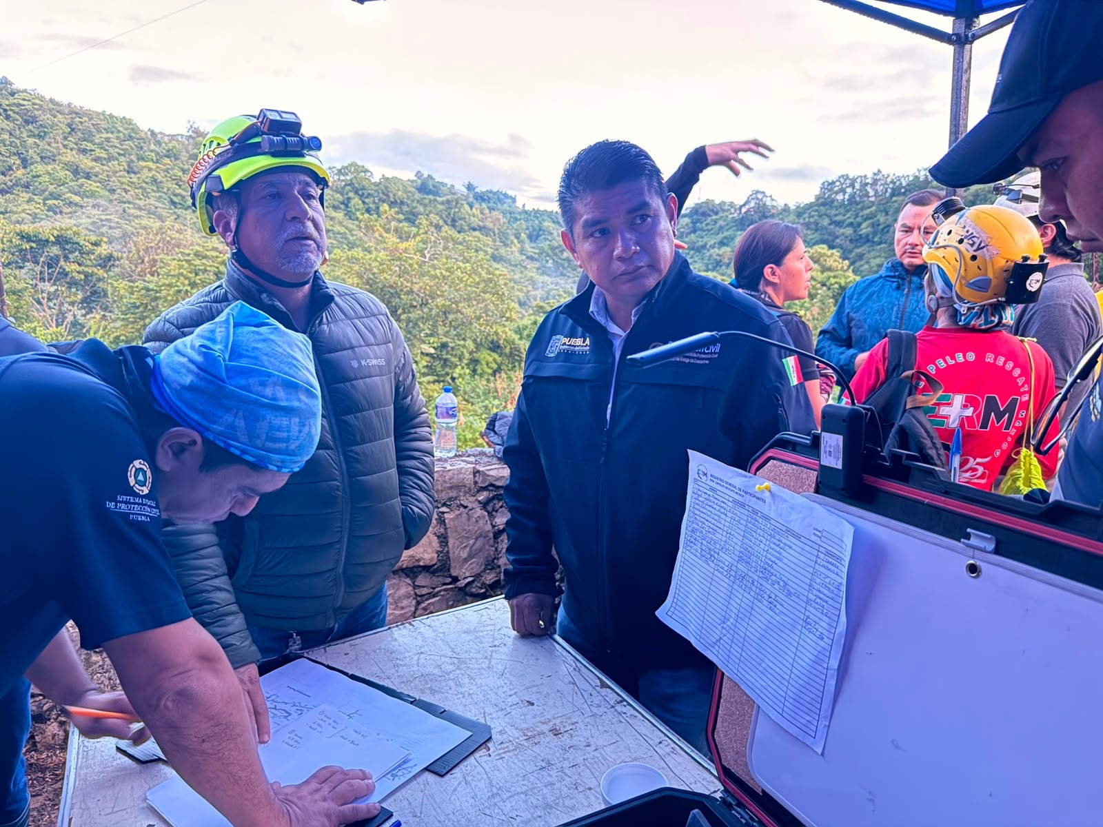 Gobierno estatal mantiene operativo de alta especialidad para búsqueda en Cuetzalan