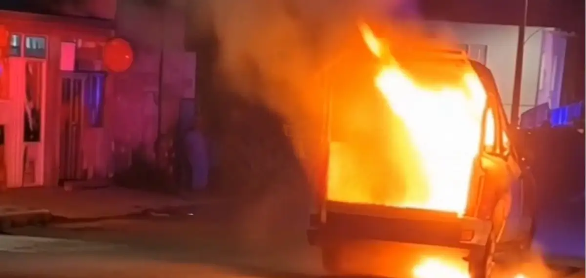 Incendian patrulla tras presunto atropellamiento en Chiautzingo
